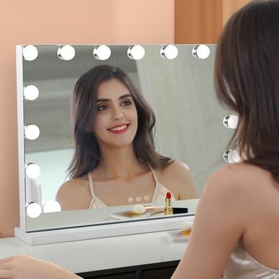 مرآة هوليوود ذات المضخات الكرومية الحديثة
